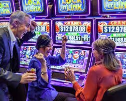 Pengguna menikmati hiburan sports betting dan casino-style games dengan akses mudah dan aman di katana4d